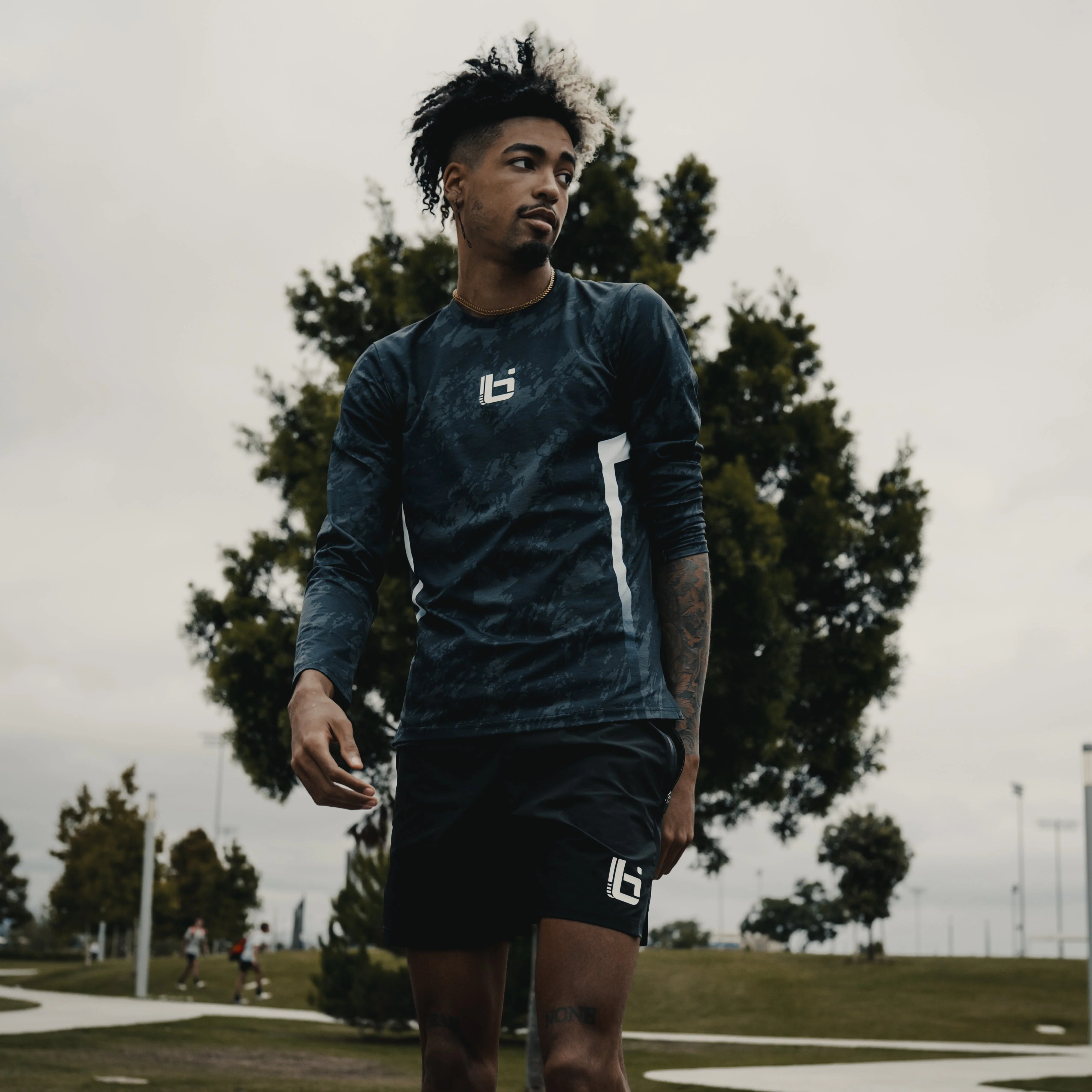 P1 Workout L/S Tee in Black - Image 4